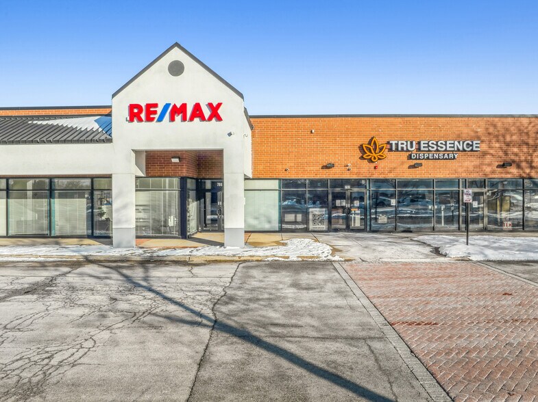 760-836 E Rand Rd, Arlington Heights, IL à vendre - Photo du bâtiment - Image 1 de 10