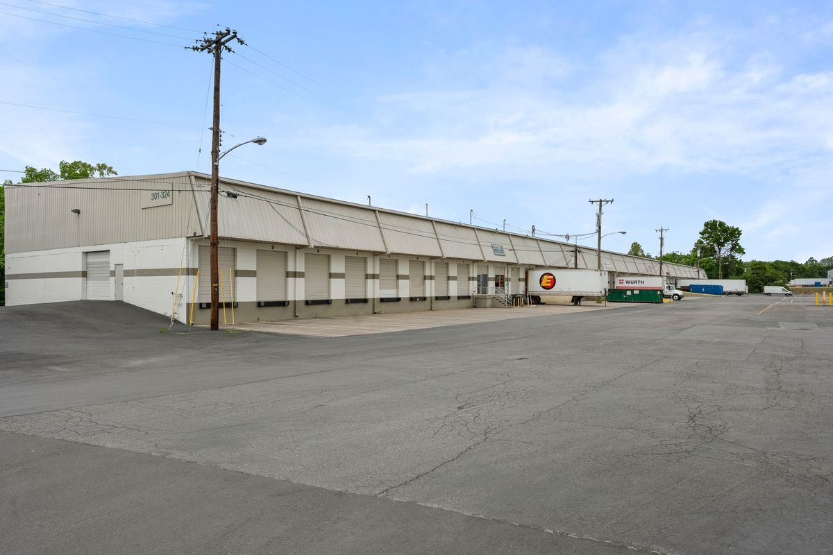 301-314 Space Park S Dr, Nashville, TN for lease Primary Photo- Image 1 of 7
