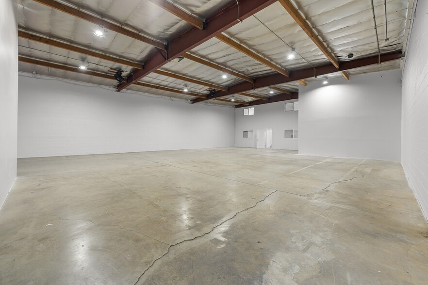 1507 Essex St, Los Angeles, CA à louer - Photo intérieure - Image 3 de 32