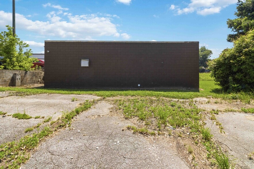 13 Alexander St, Winder, GA à vendre - Photo du bâtiment - Image 3 de 15
