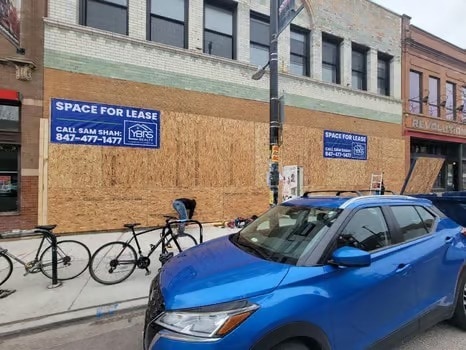 2327 N Milwaukee Ave, Chicago, IL for lease - Building Photo - Image 2 of 21