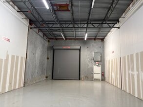 7906 Kingspointe Pky, Orlando, FL for lease Interior Photo- Image 2 of 3