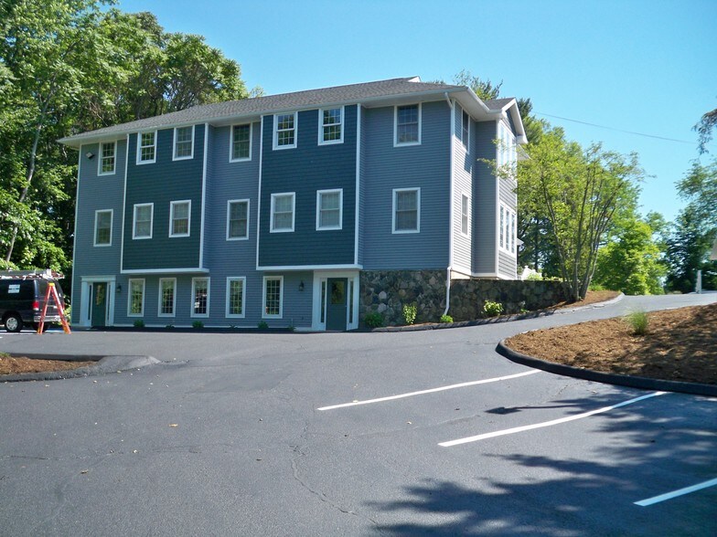 955 S Main St, Middletown, CT for lease - Building Photo - Image 3 of 6