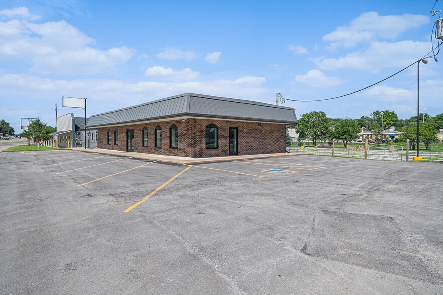 3525 N 90th St, Omaha, NE for lease - Building Photo - Image 1 of 23