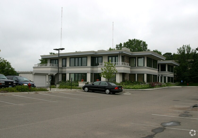 2130 Cliff Rd, Eagan, MN à louer - Photo du bâtiment - Image 2 de 41