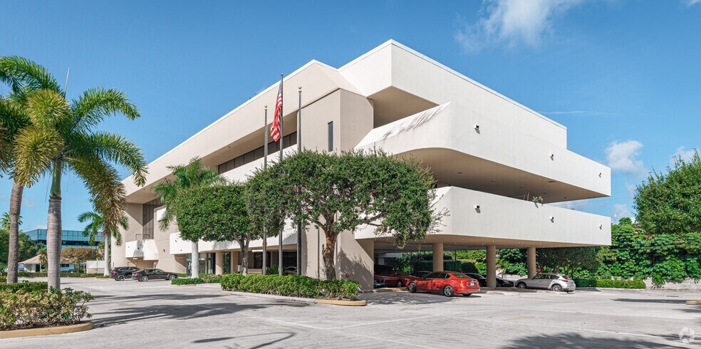 660 US 1 Hwy, North Palm Beach, FL à louer - Photo du bâtiment - Image 2 de 10