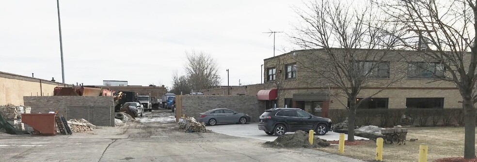 1060-1078 E Green St, Bensenville, IL for lease - Building Photo - Image 2 of 4