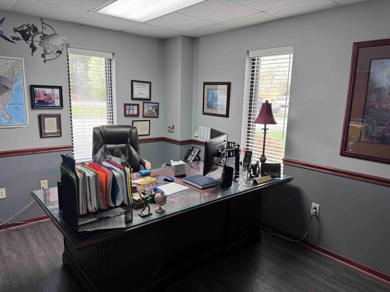 163 Associates Ln, Indian Trail, NC à louer - Photo du bâtiment - Image 2 de 24