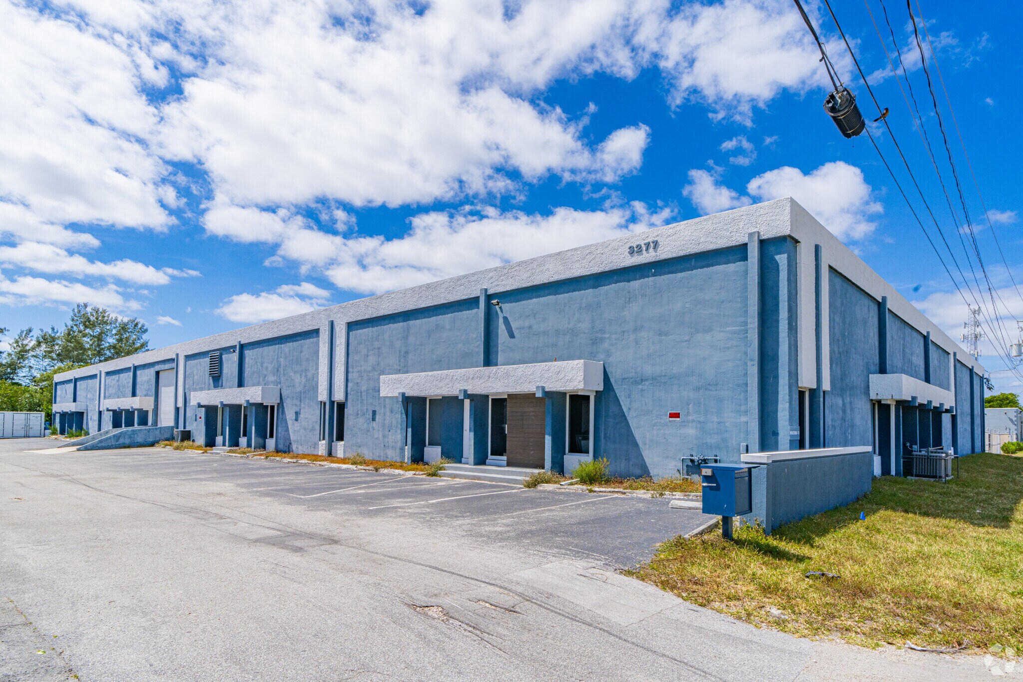 3277 SE 14th Ave, Fort Lauderdale, FL à louer Photo principale- Image 1 de 43