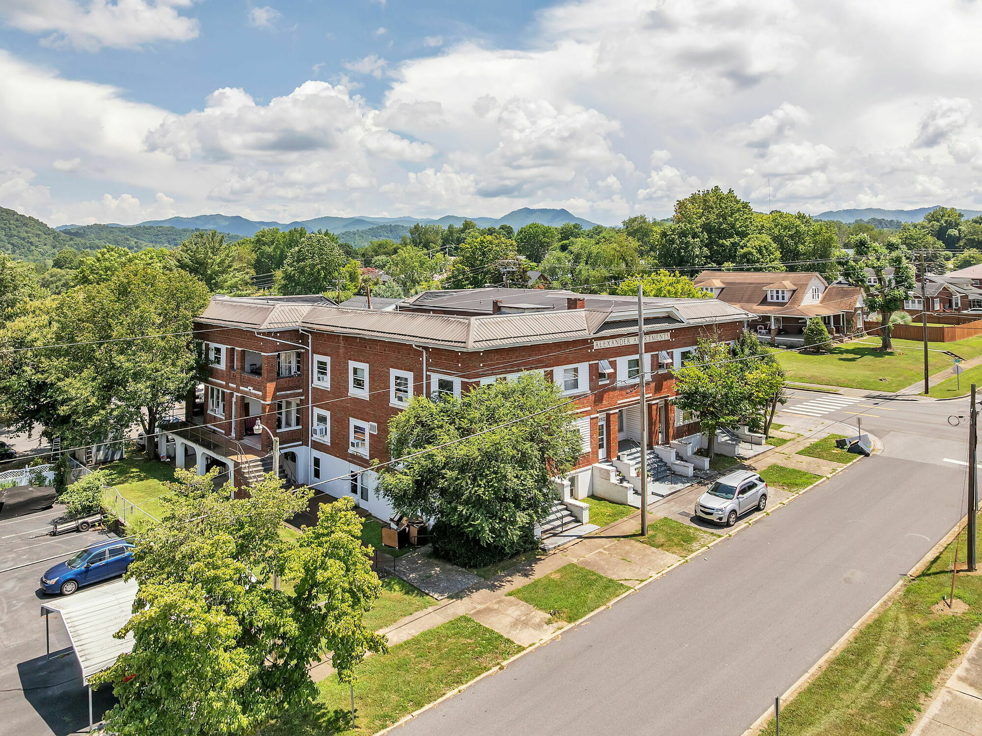 80 Units - Elizabethton, TN portfolio of 7 properties for sale on LoopNet.ca Building Photo- Image 1 of 16