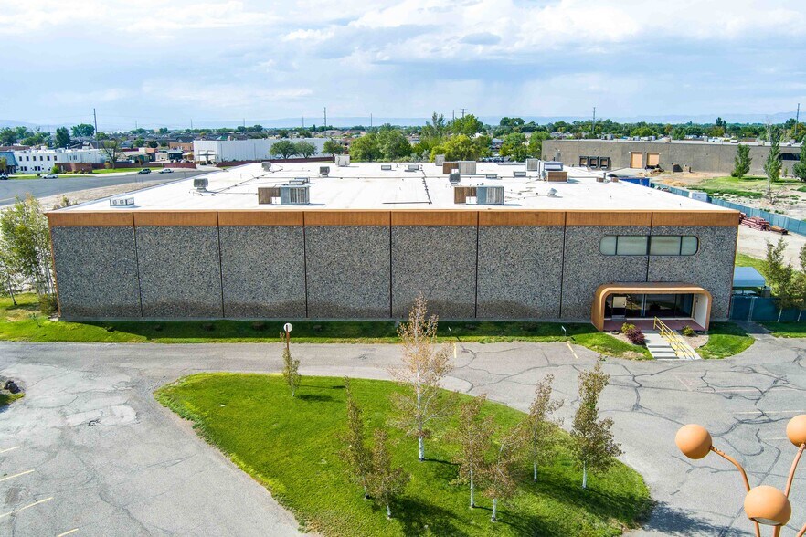 2524 Foresight Cir E, Grand Junction, CO à vendre - Photo du bâtiment - Image 2 de 31