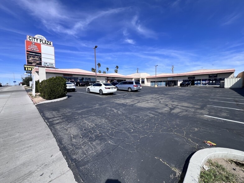 1251 E Main St, Barstow, CA for lease - Building Photo - Image 1 of 13