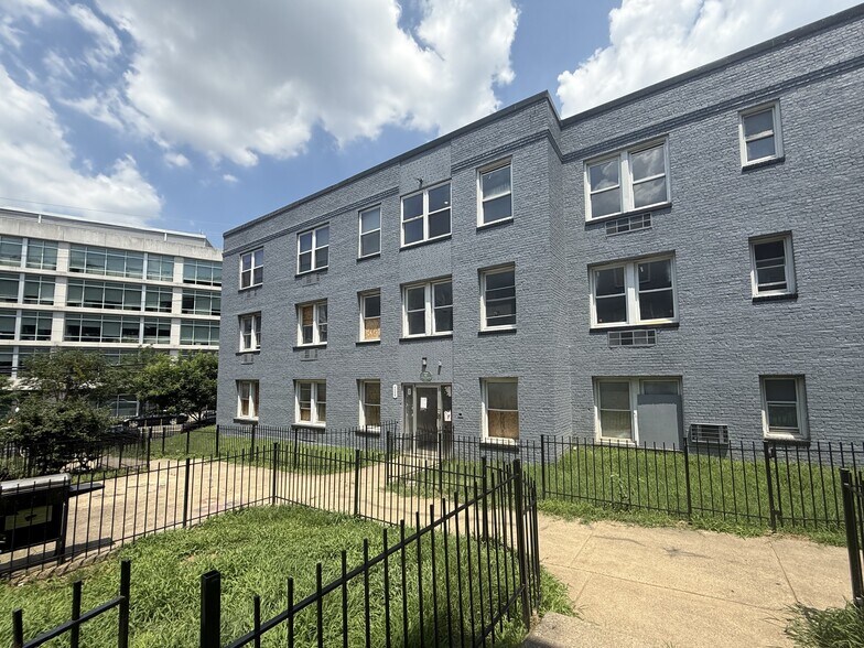4069-4089 Minnesota Ave NE, Washington, DC à vendre - Photo du bâtiment - Image 1 de 1