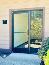 944 McCourtney Rd, Grass Valley, CA for lease Interior Photo- Image 2 of 7