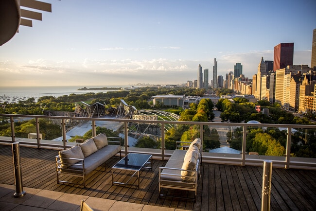 Plus de détails pour 180 N Stetson Ave, Chicago, IL - Coworking à louer