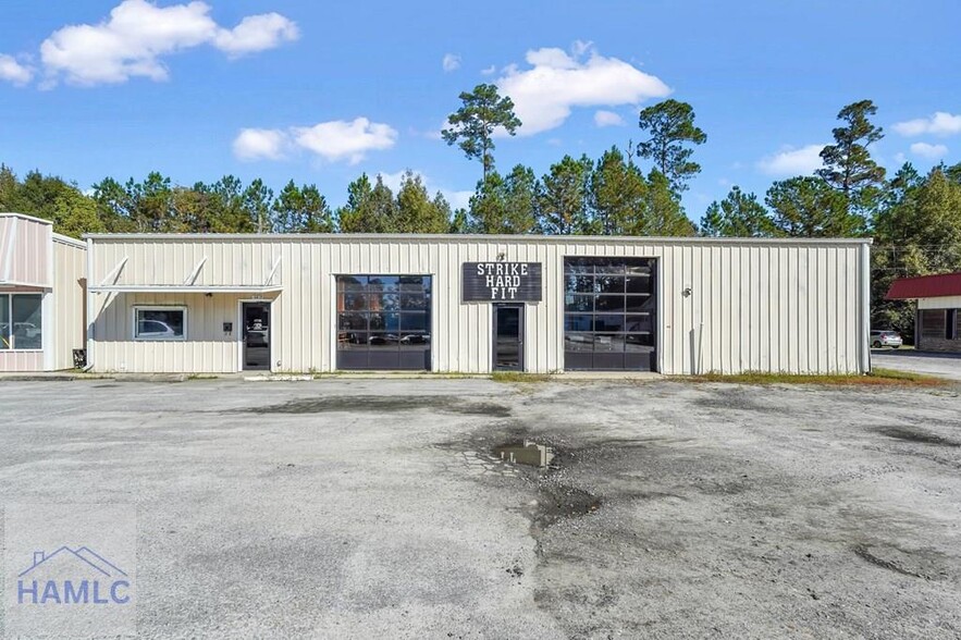 1661 E Oglethorpe Hwy, Hinesville, GA à louer - Photo du bâtiment - Image 3 de 30