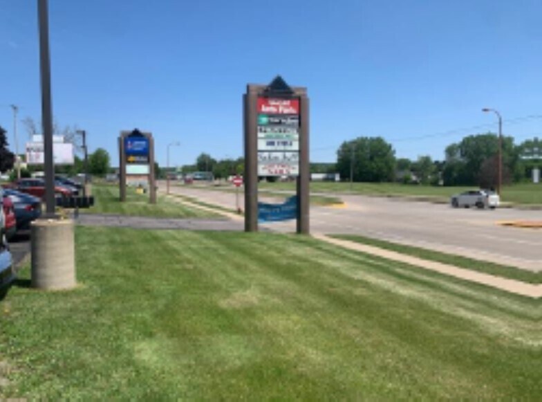 614-630 Wisconsin 136, Baraboo, WI for lease - Building Photo - Image 2 of 3