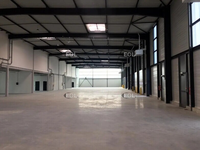 Flex dans Bonneuil-sur-Marne à louer - Photo du bâtiment - Image 2 de 4