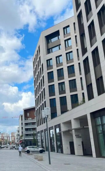 55 Rue De La Soie, Villeurbanne for lease - Building Photo - Image 1 of 6