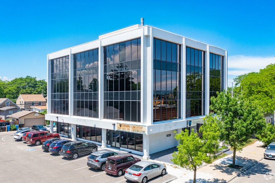 6232 N Pulaski Rd, Chicago, IL à louer - Photo du bâtiment - Image 1 de 18