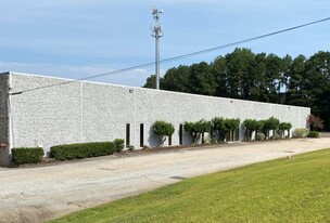 2211 Lithonia Industrial Blvd, Lithonia GA - Entrepôt