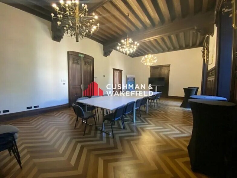 72 Boulevard De Strasbourg, Toulouse for lease - Interior Photo - Image 2 of 10