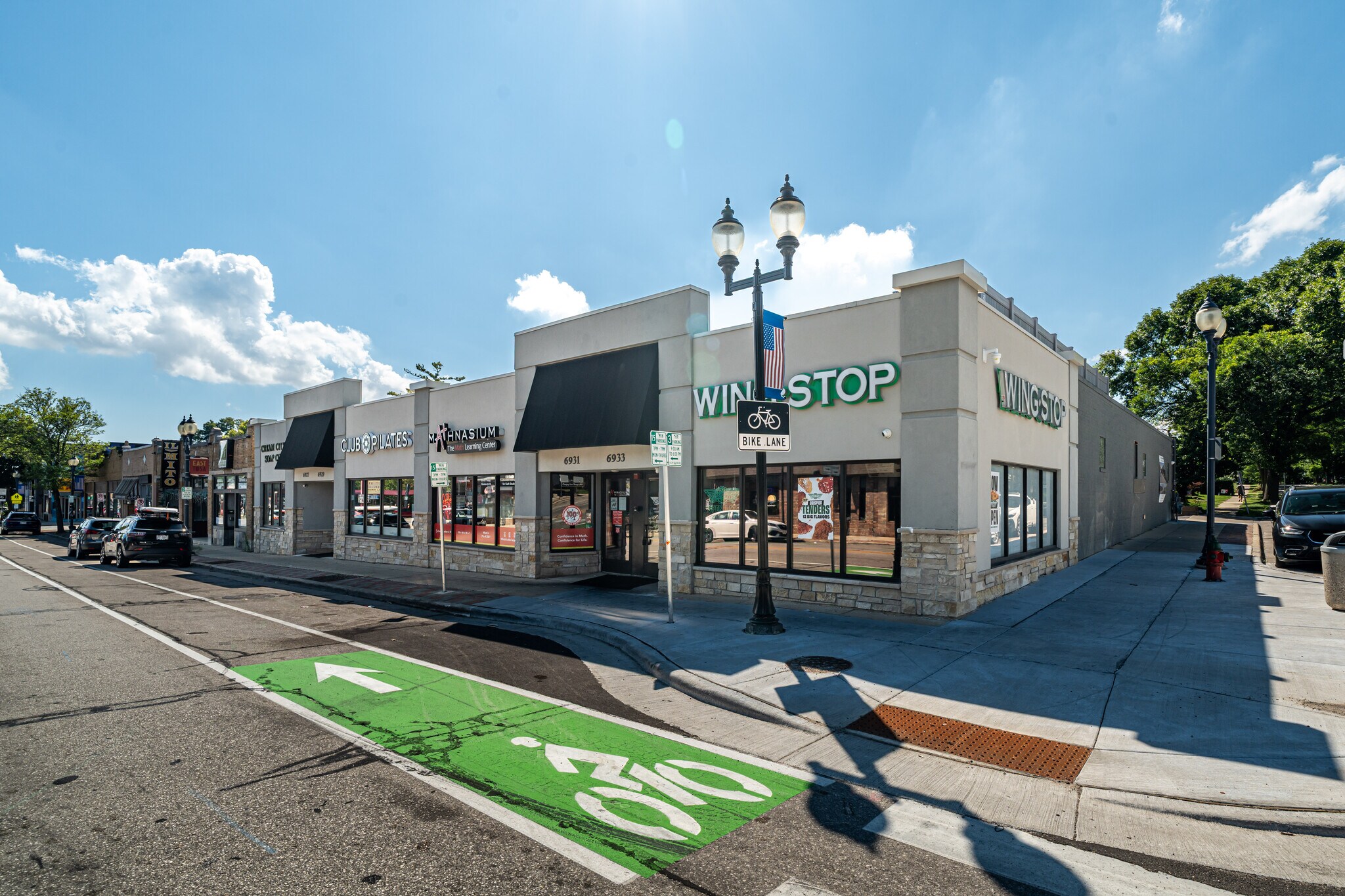 2266 70th St, Wauwatosa, WI à louer Photo du bâtiment- Image 1 de 13