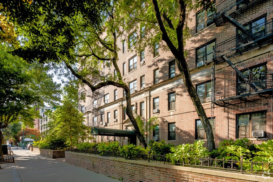 225 Eastern Pky, Brooklyn, NY for lease - Building Photo - Image 3 of 5