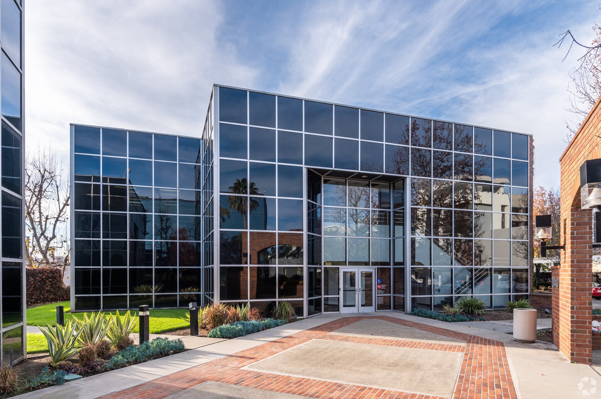 2040 S Santa Cruz St, Anaheim, CA à louer Photo principale- Image 1 de 26