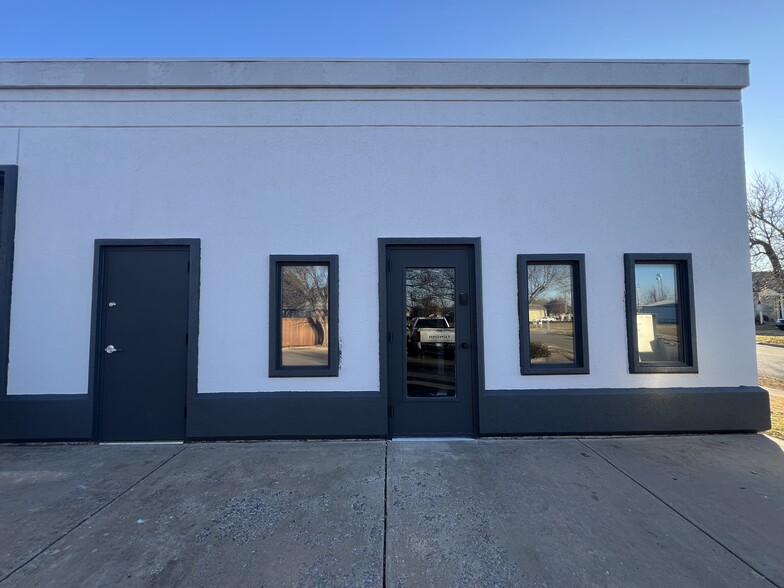 405 W 2nd St, Edmond, OK for lease - Building Photo - Image 2 of 8