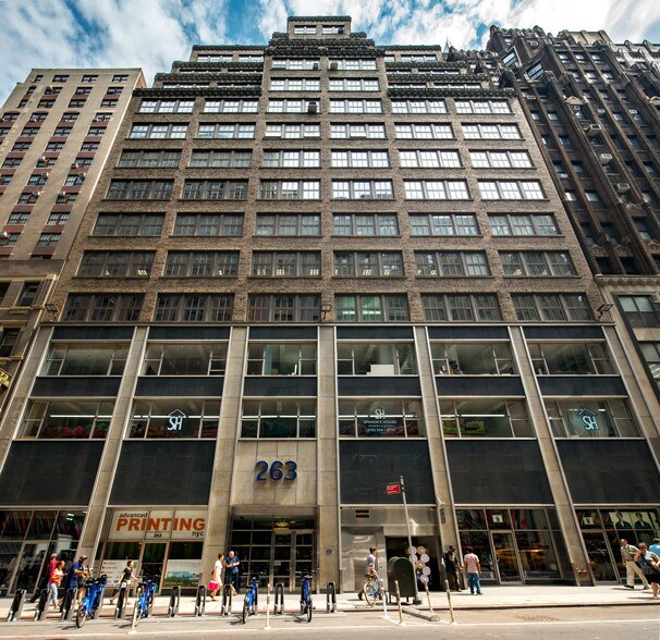 263 W 38th St, New York, NY à louer - Photo du bâtiment - Image 3 de 17