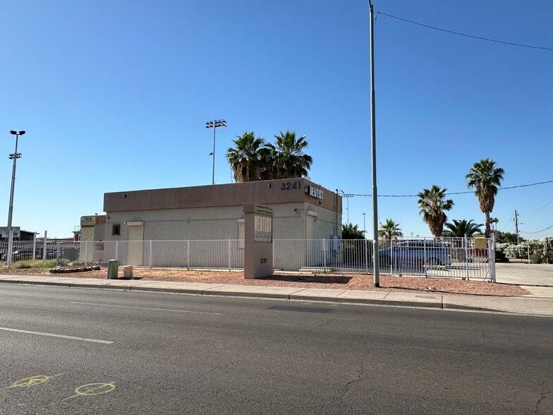 3241 W Dunlap Ave, Phoenix, AZ for sale - Building Photo - Image 2 of 54
