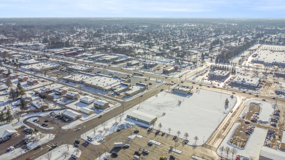 2089 Wieneke Rd, Saginaw, MI à vendre - Photo du bâtiment - Image 2 de 6