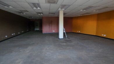 14435 Sherman Way, Van Nuys, CA à louer - Vidéo sur l’inscription commerciale