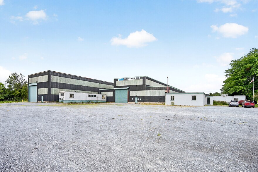 7 Hackett Dr, Tonawanda, NY à vendre - Photo du bâtiment - Image 1 de 62