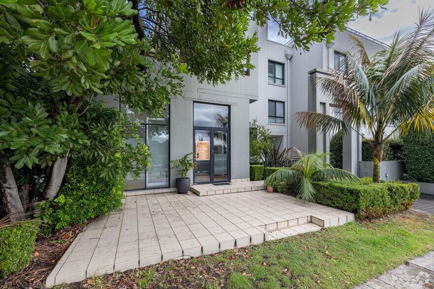 3-11 Hawkesbury Ave, Dee Why à louer - Photo du bâtiment - Image 3 de 5