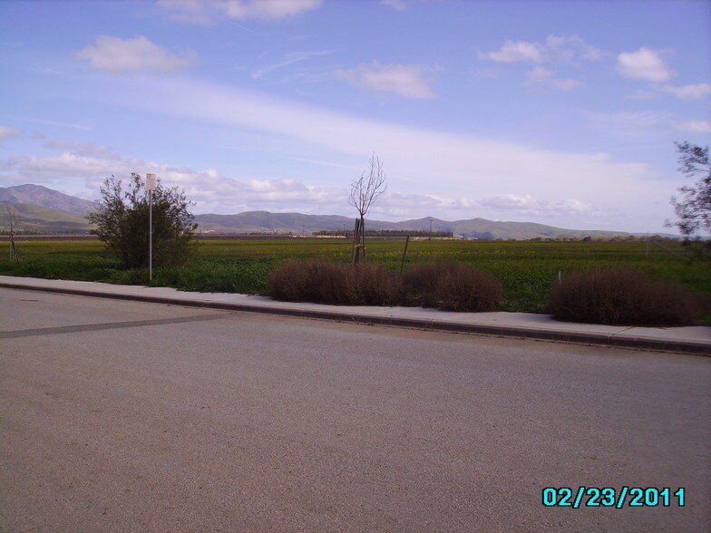 Los Coches Dr, Soledad, CA à louer - Photo du bâtiment - Image 2 de 5