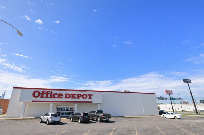 Plus de détails pour 3875 Stagg Dr, Beaumont, TX - Commerce de détail à vendre