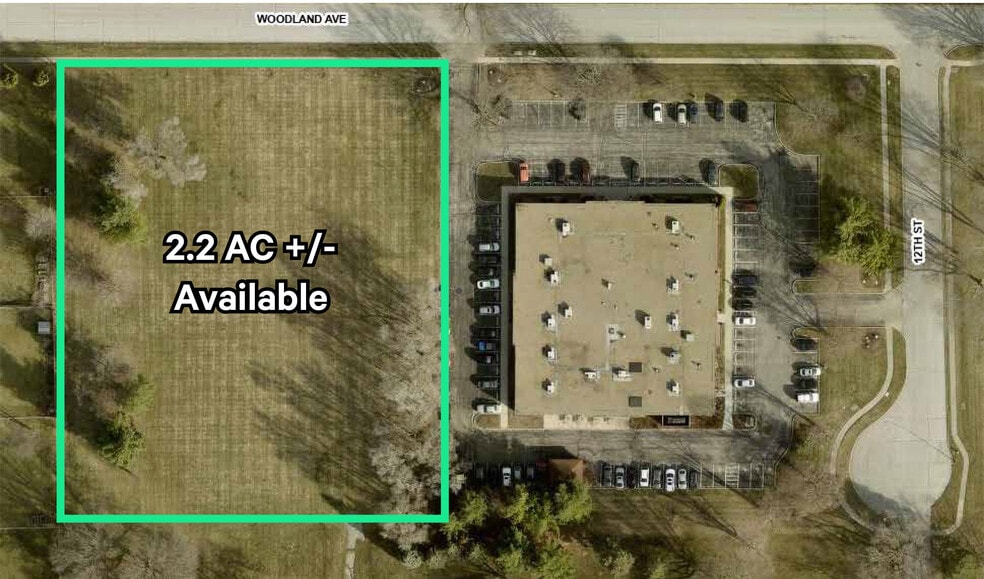 1300 Woodland Ave, West Des Moines, IA à vendre - Photo principale - Image 1 de 2