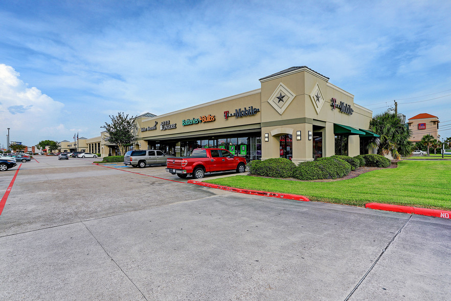 555-599 W Bay Area Blvd, Webster, TX à louer - Photo du b timent - Image 3 de 13