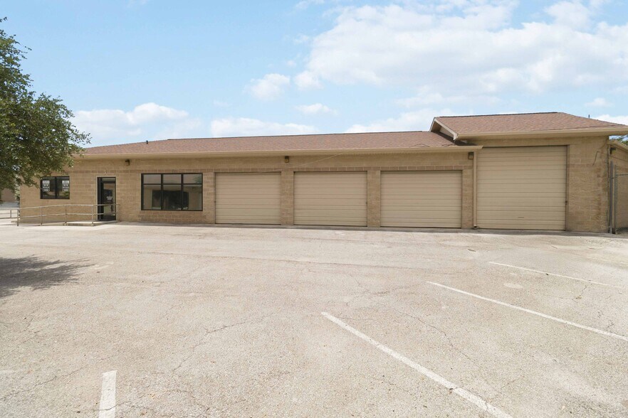 4714 Shavano Oak, San Antonio, TX à louer - Photo du bâtiment - Image 2 de 19