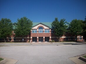 3425 W Truman Blvd, Jefferson City, MO for lease Building Photo- Image 1 of 1