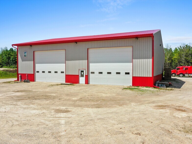 3106 CTH V Hwy, Mishicot, WI à vendre - Photo du bâtiment - Image 2 de 24