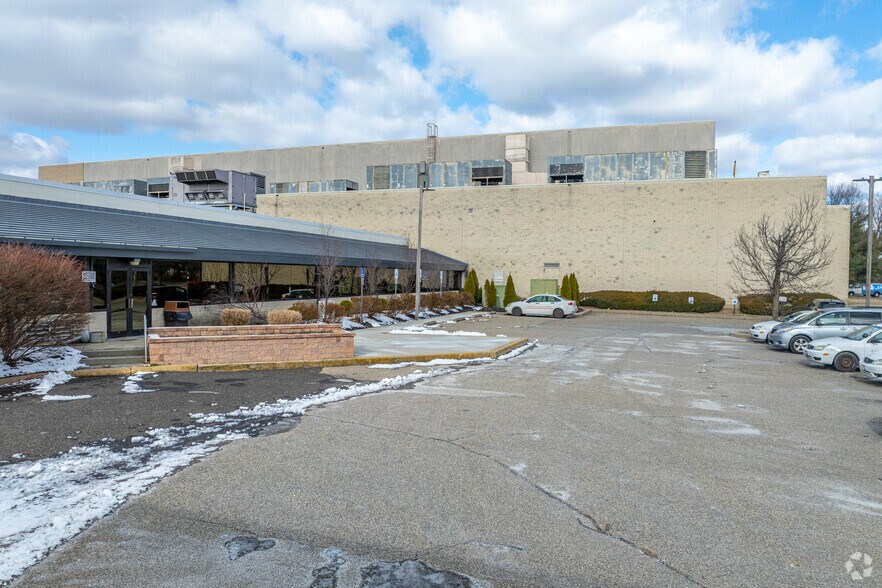 301 Cuthbert Blvd, Cherry Hill, NJ à vendre - Photo du bâtiment - Image 3 de 59