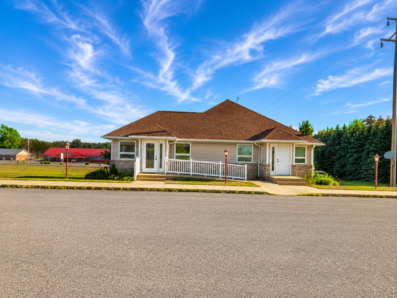 825 W US-10, Scottville, MI for sale - Building Photo - Image 2 of 16