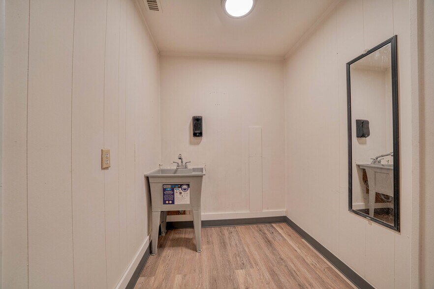 517 Delia Dr, Longview, TX à louer - Photo du bâtiment - Image 2 de 10