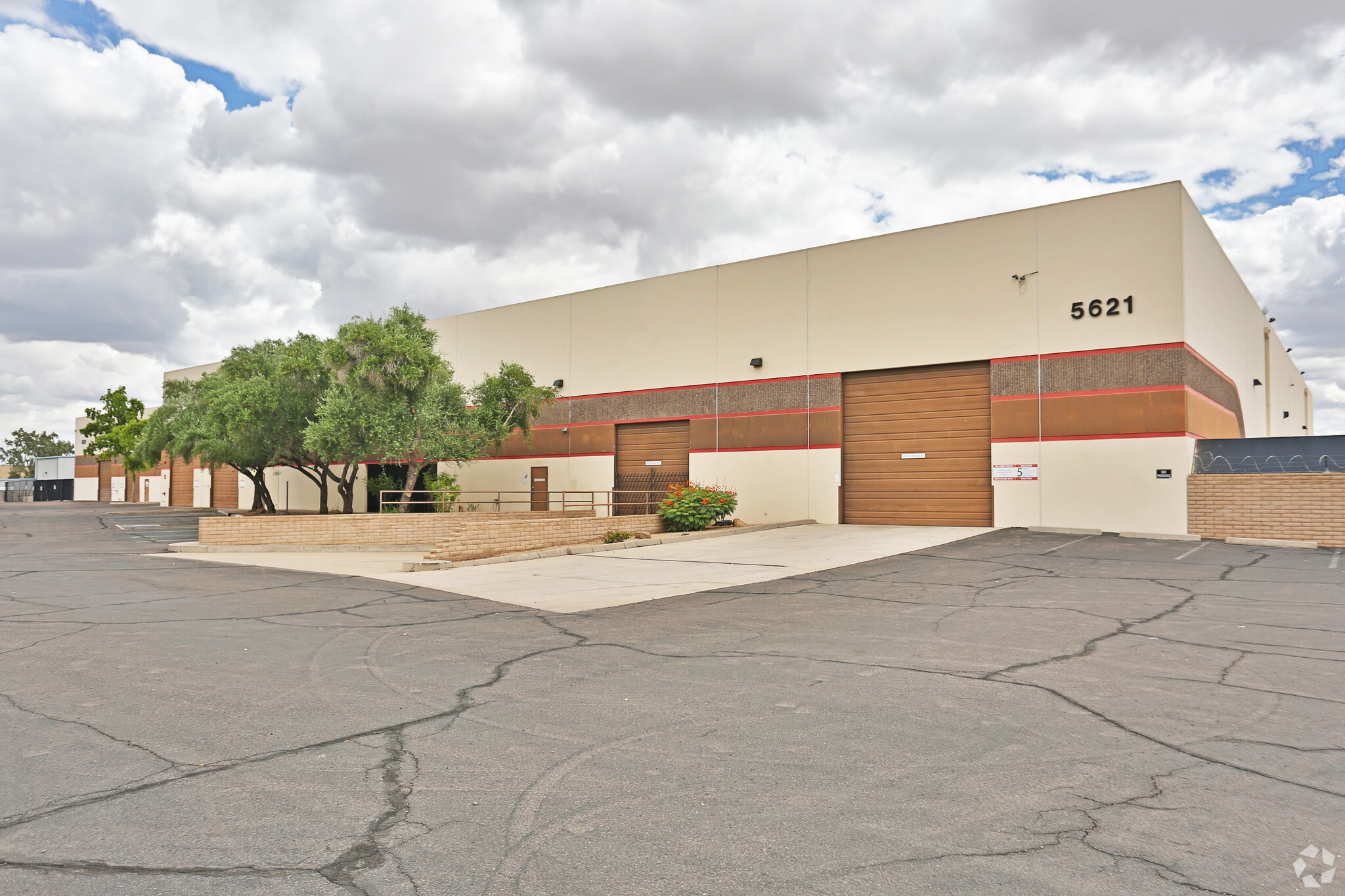 5621 S 25th St, Phoenix, AZ for sale Building Photo- Image 1 of 1