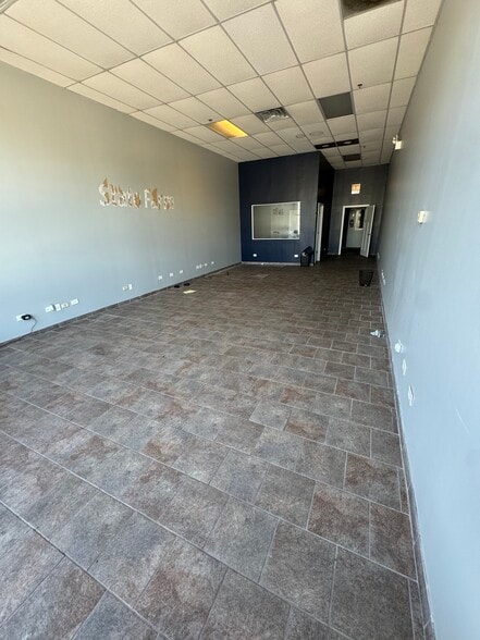 1413 W 127th St, Calumet Park, IL for lease - Interior Photo - Image 2 of 6
