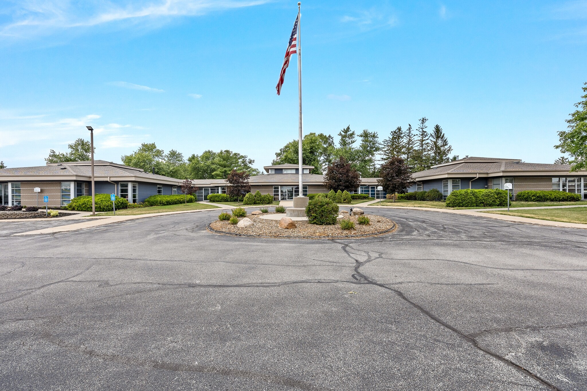 1 Quail Creek Cir, North Liberty, IA for lease Building Photo- Image 1 of 11