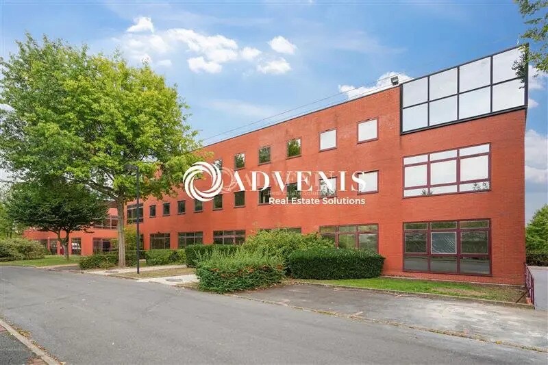 Office in Champs-sur-Marne for lease - Building Photo - Image 3 of 11